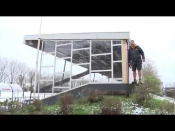 Al vriest het 10 graden, die korte broek blijft aan bij Ruud Meester