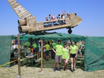 Bezoek vanuit de ruimte in Hout of Space in Ursem