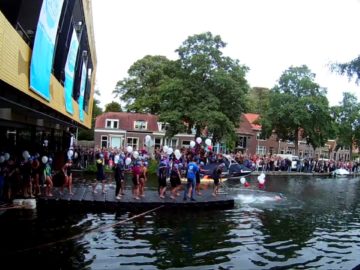 Complete start Swim to Fight Cancer Hoorn 2017