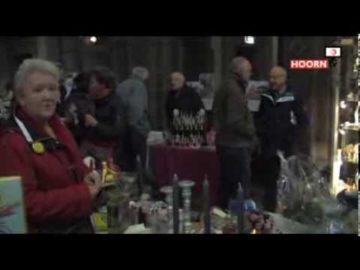 Goede doelen kerstmarkt in de Koepelkerk.