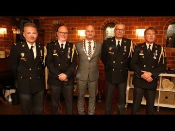 Hoornse brandweermensen geridderd