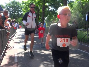 Marathon Hoorn 2016: Kidsloop start en finish