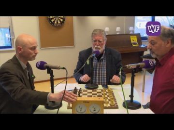 Schaakborddiscussie Opmeer: Robert Tesselaar (CDA) en Niko de Groot (PvdA)