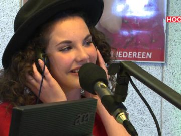 Shalisa op bezoek bij Radio Hoorn