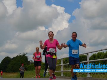 Stoomtramloop 2016; Doorkomst waterpost 3km voor finish