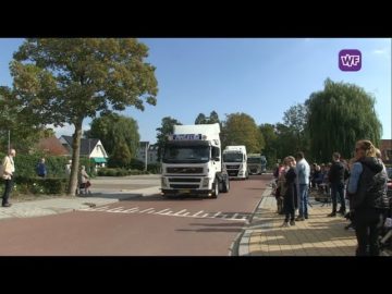 Truckrun Westfriesland herdenkt Gerrit Redeker met rouwkrans